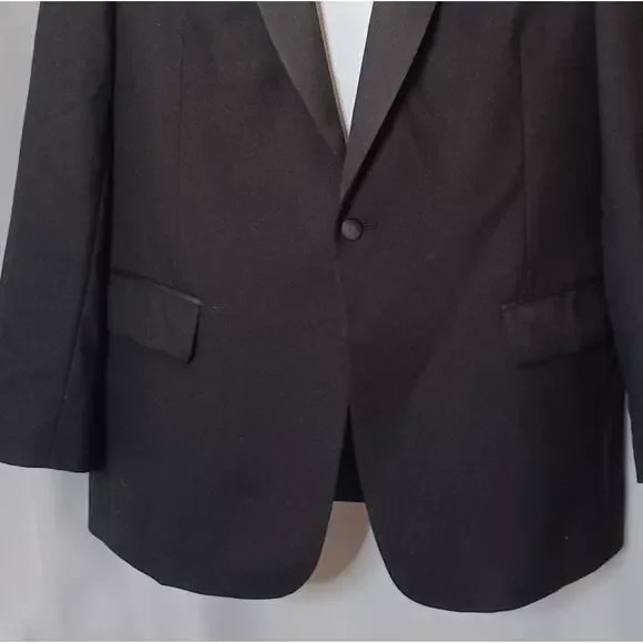 Jos .A.Bank Men's Black Single Breasted Jacket. Size 42R